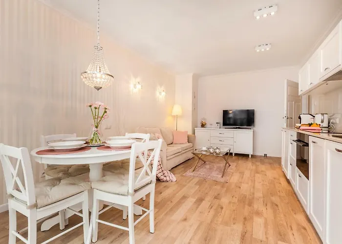 Black&white - Silver House