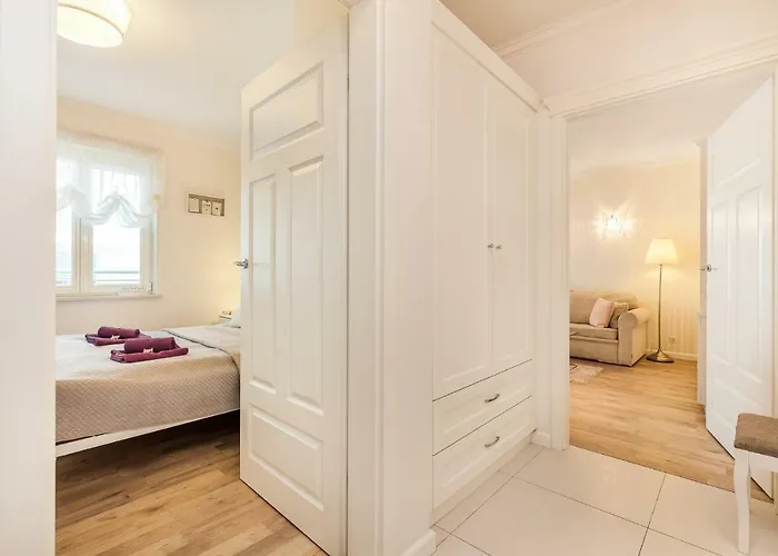 Apartment Black&white - Silver House